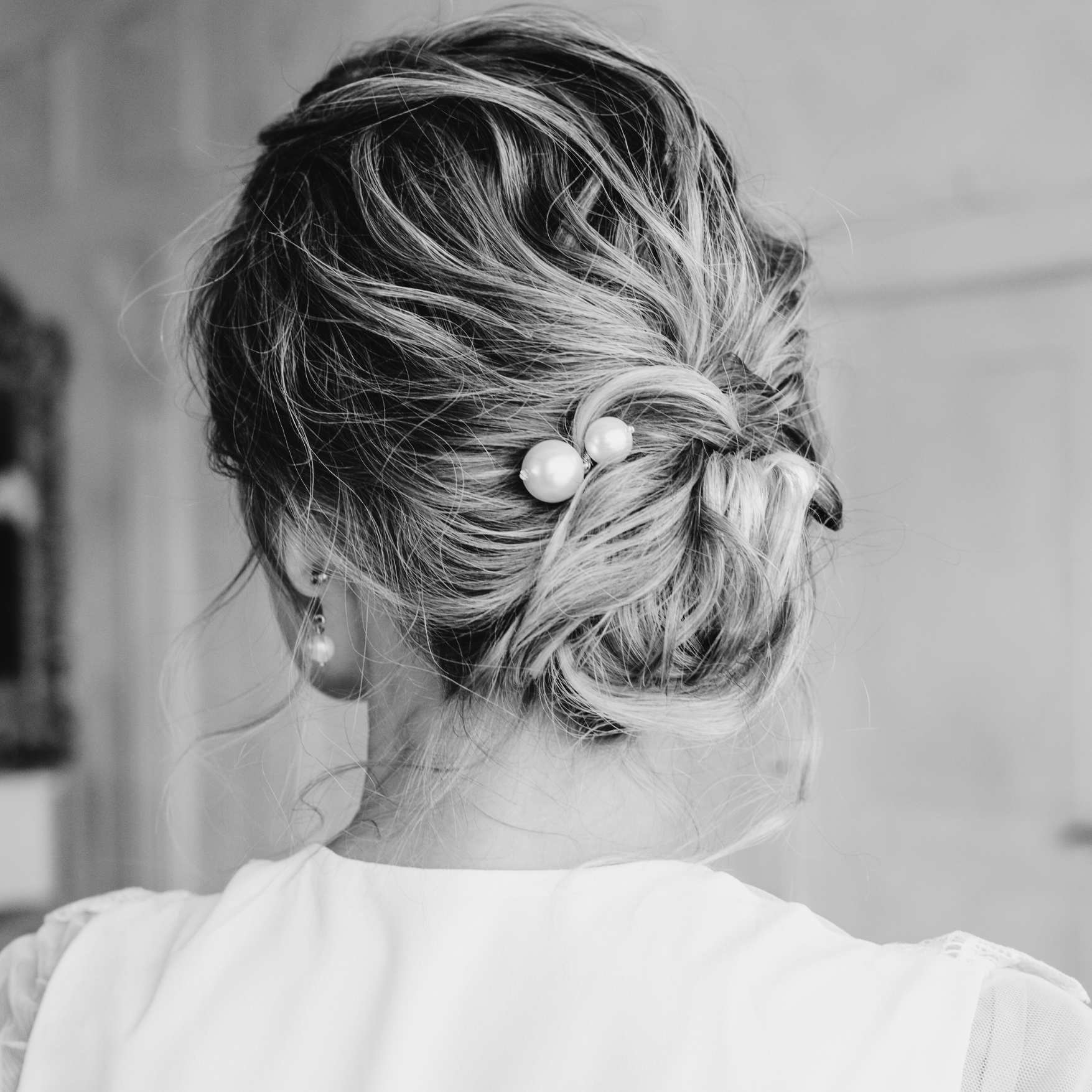 Servicios de peluquería y maquillaje para invitadas en Barcelona