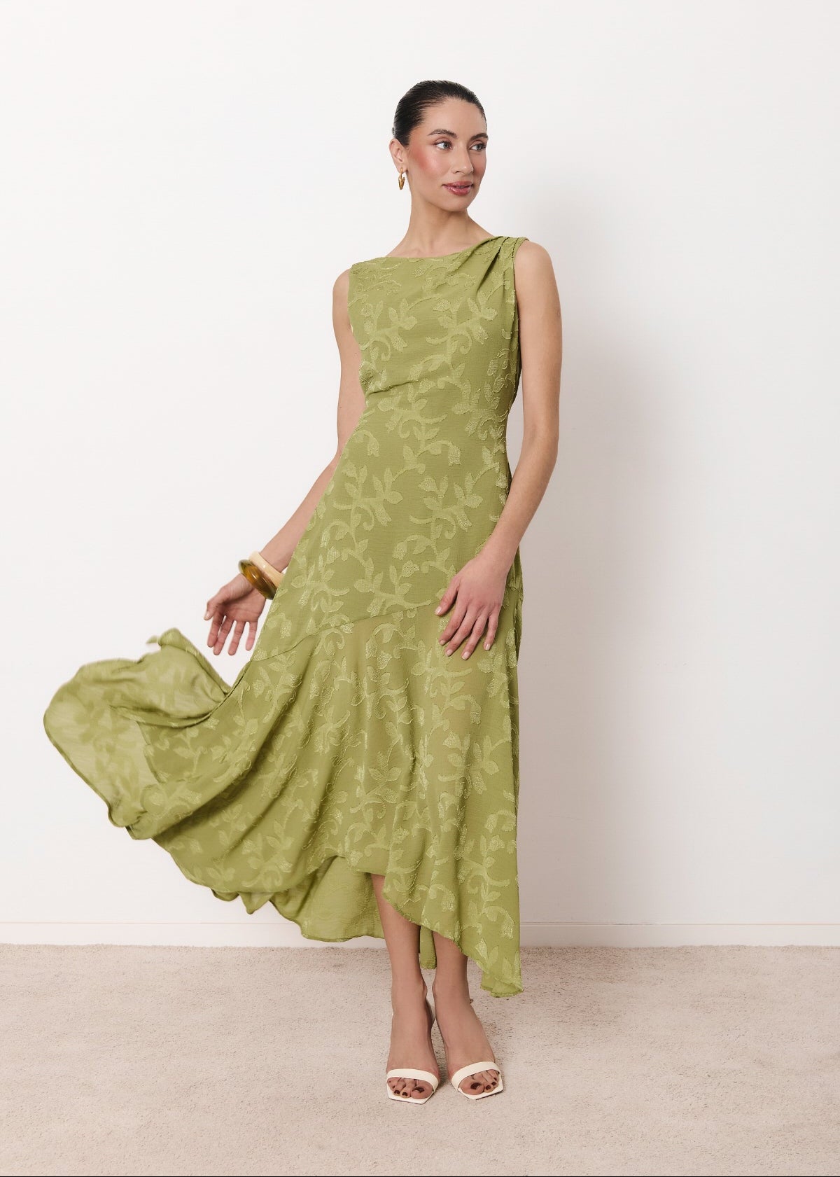 Paloma dress in pistachio green