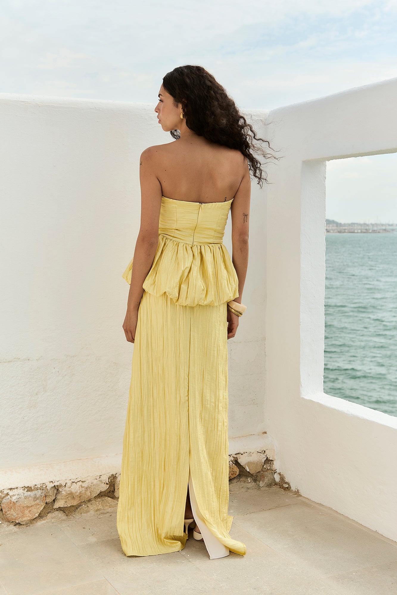 Conjunto Camelia amarillo pastel