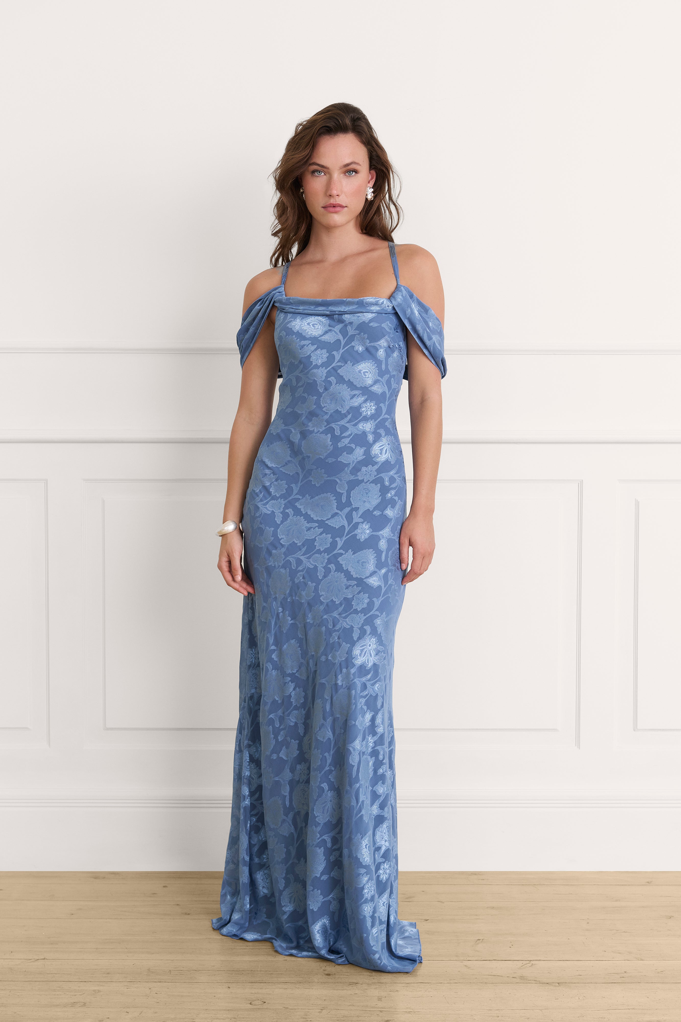 Lys dress in pale blue